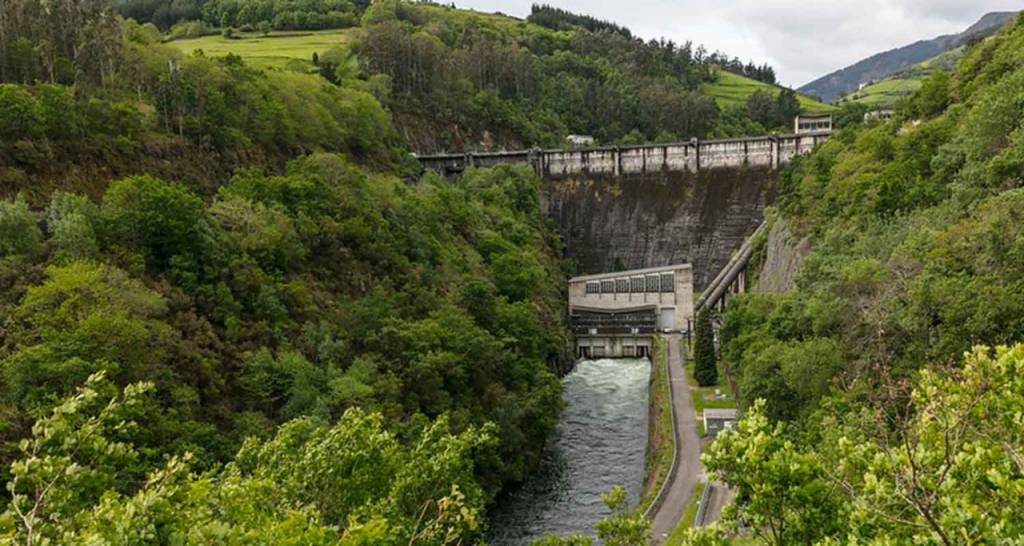 Vista de una central hidroeléctrica